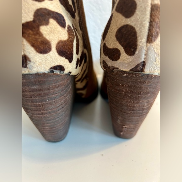 Very Volatile Leopard Calf Hair Leather Ankle Chelsea - Picture 5 of 8